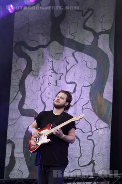 ALT-J - 2013-08-23 - SAINT CLOUD - Domaine National - Scene de la Cascade - 